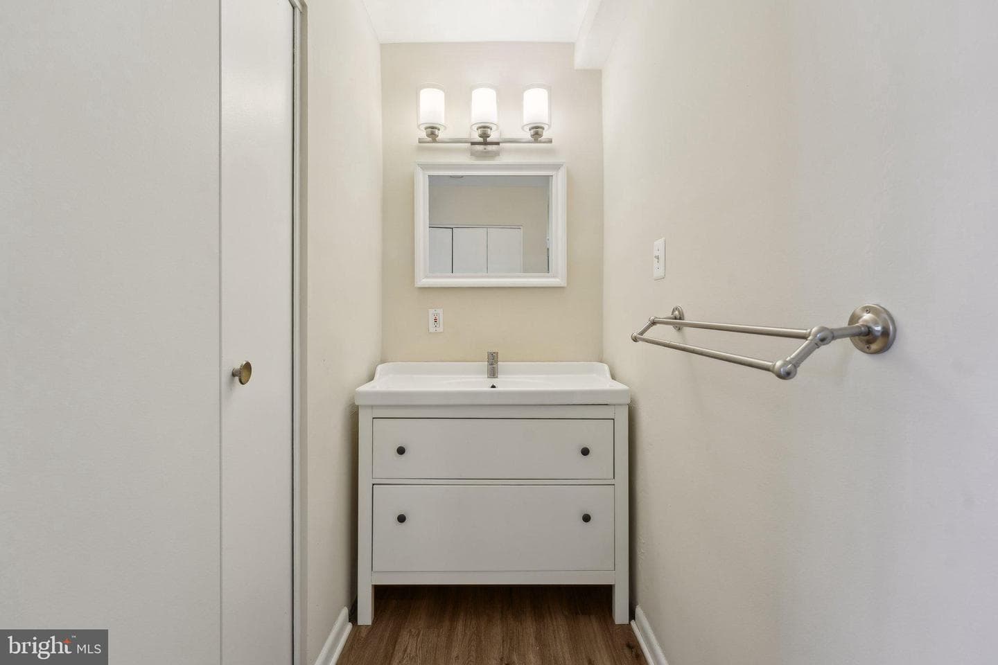 1830 Columbia Pike #409 photo 21