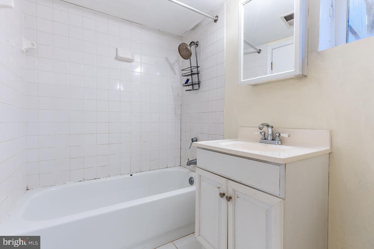 415 S Adams Street photo 31