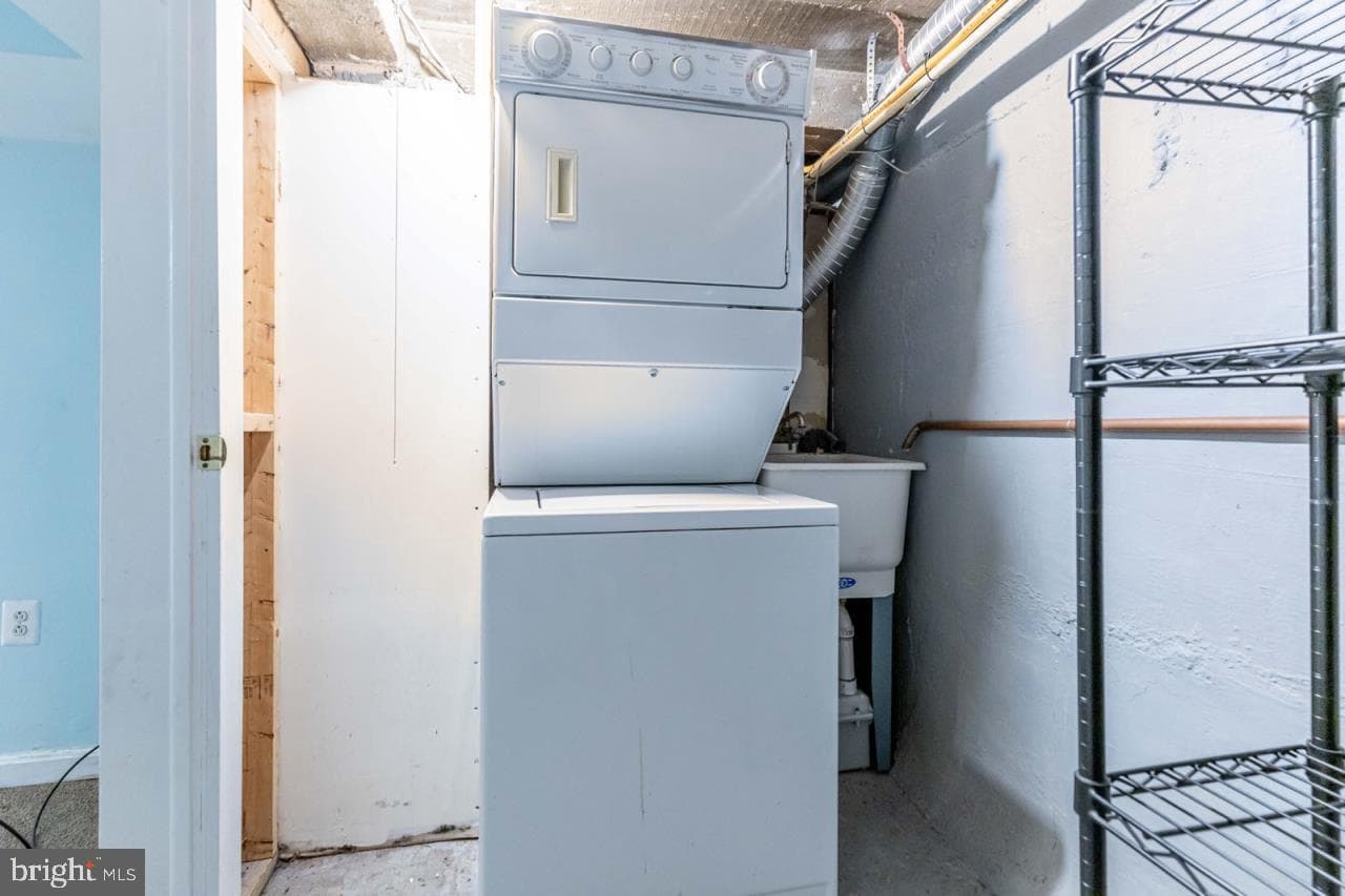 415 S Adams Street photo 36
