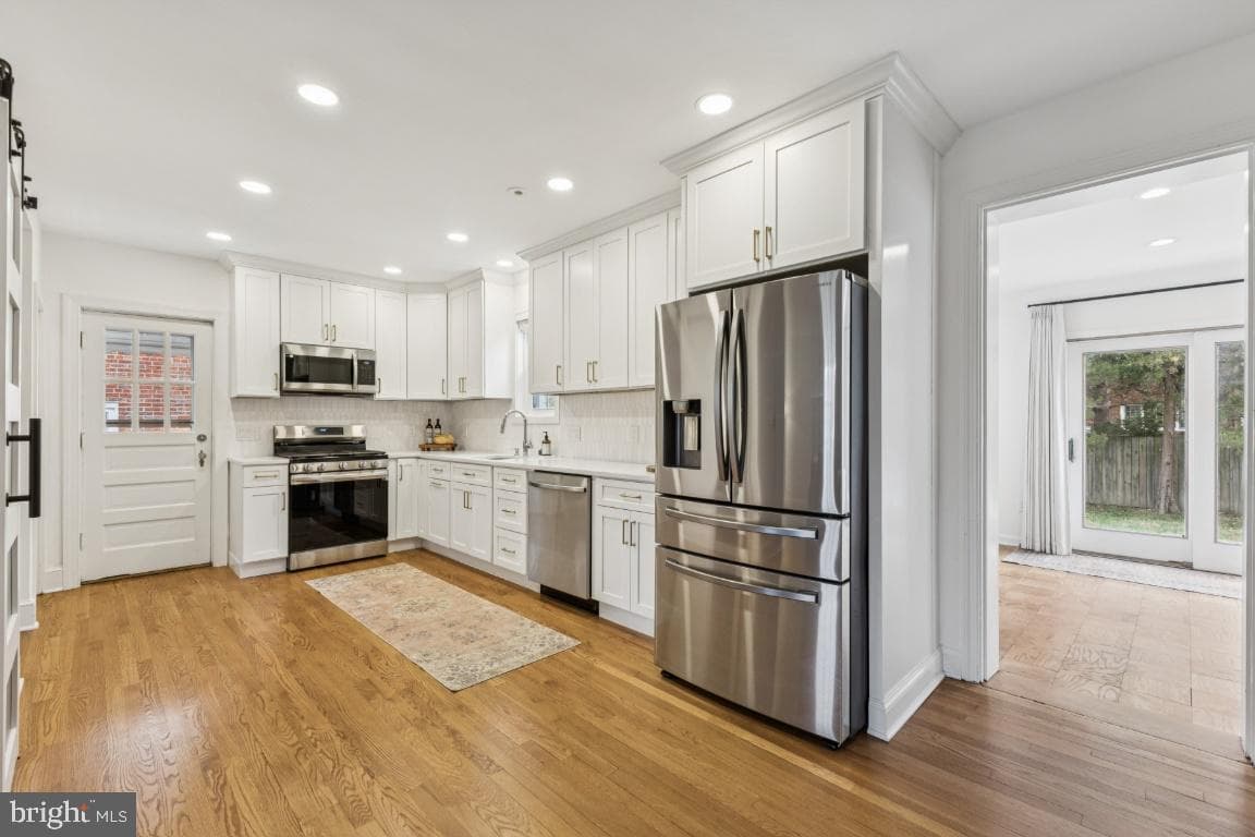 425 N Norwood Street photo 13