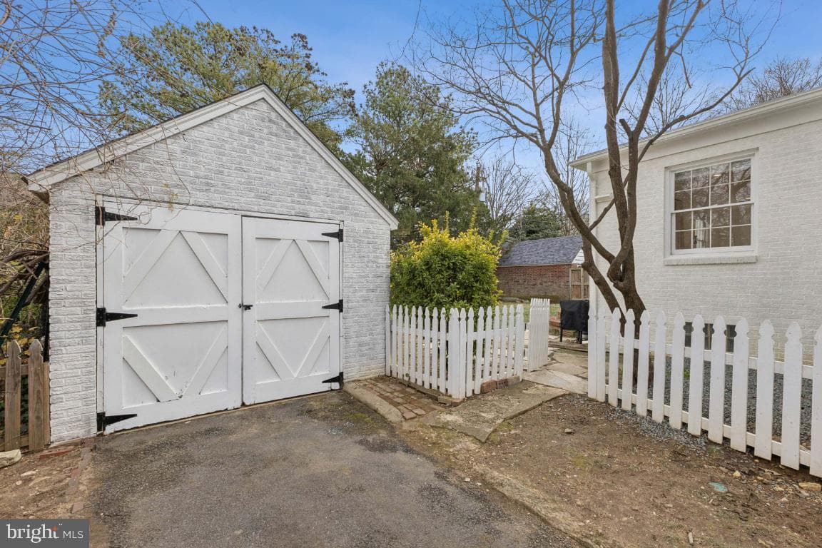 425 N Norwood Street photo 38