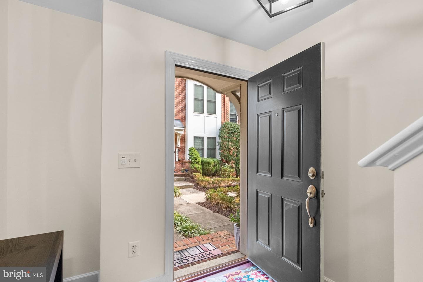 2503 S Kenmore Court photo 3