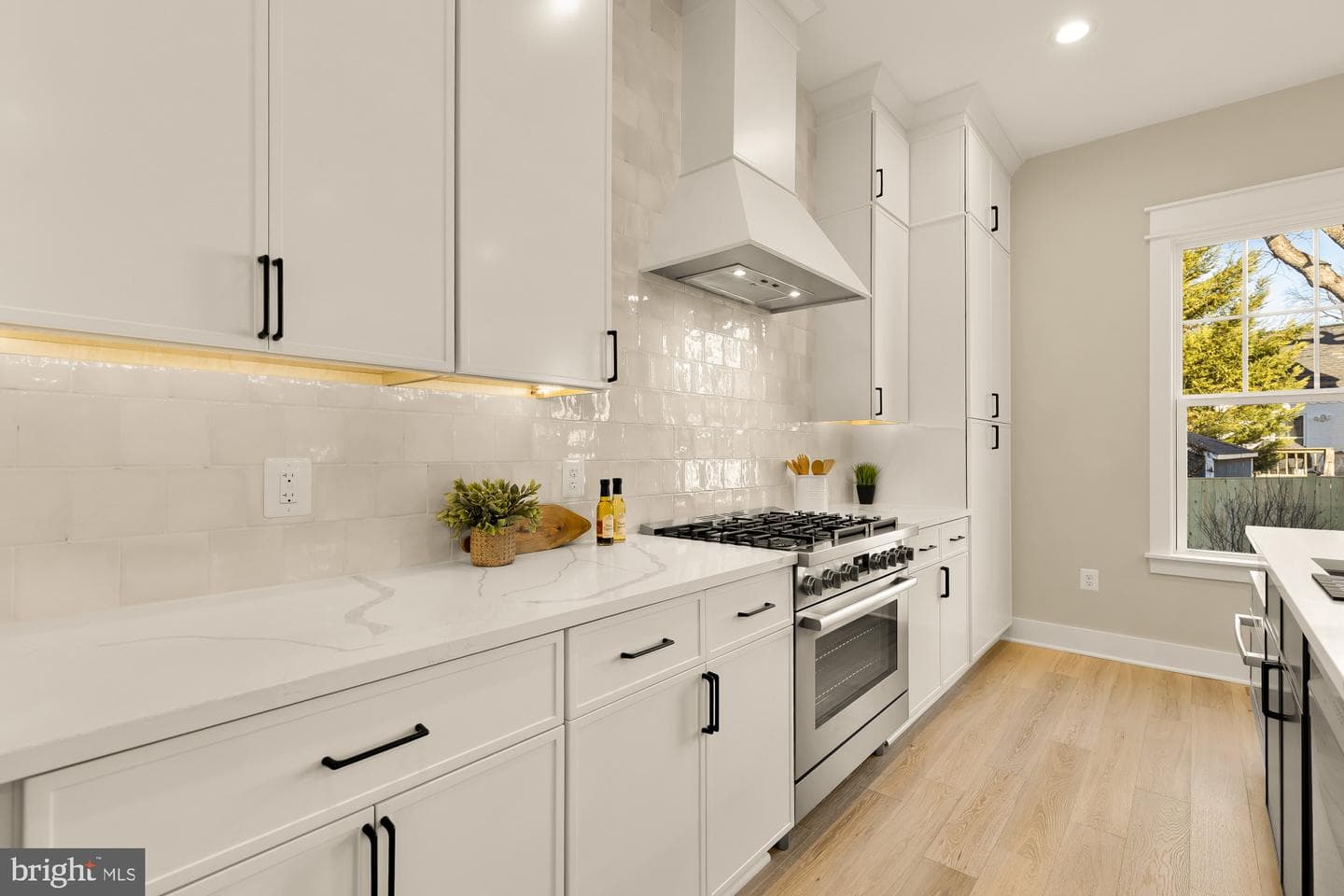 859 N Lexington Street photo 24