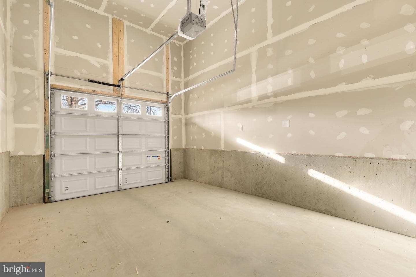 859 N Lexington Street photo 29