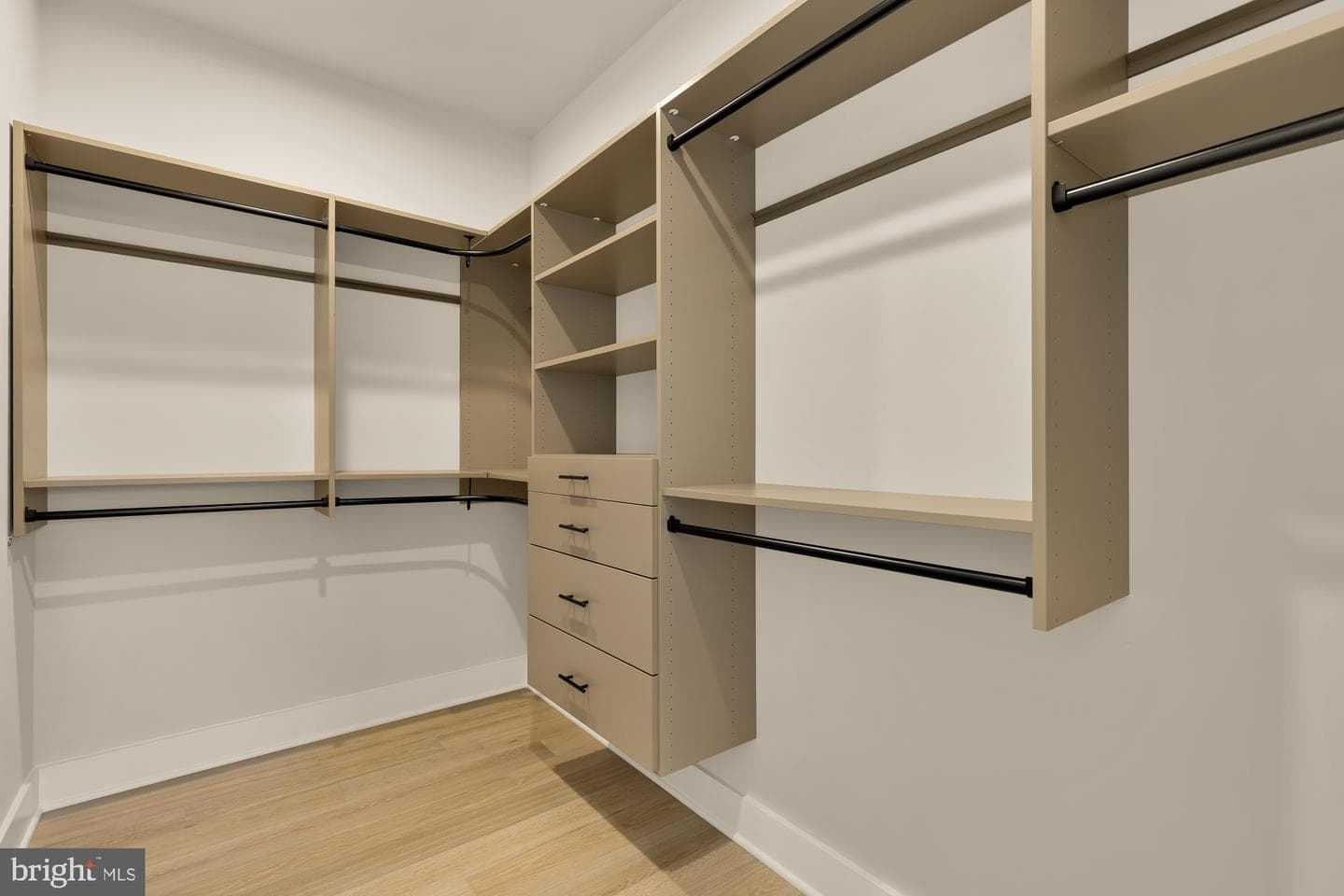 859 N Lexington Street photo 37