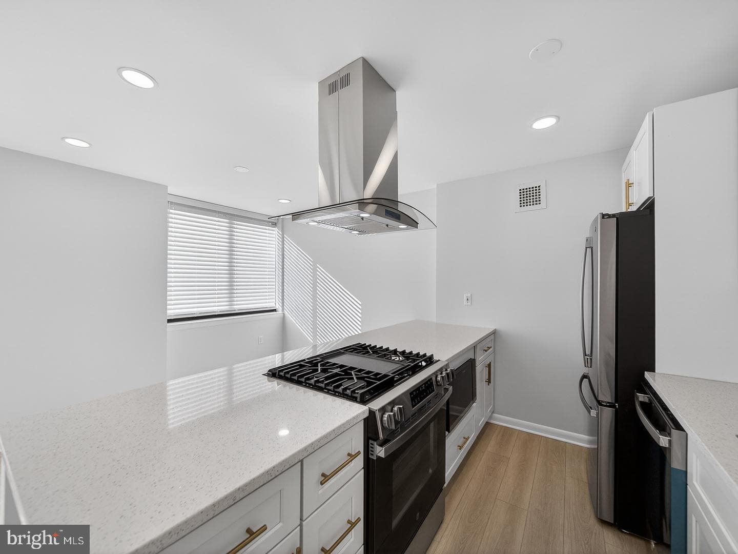 4390 Lorcom Lane #410 photo 20