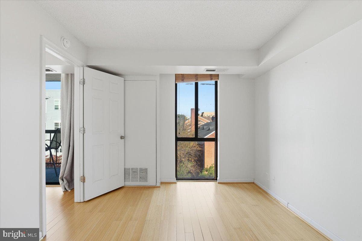 1401 N Rhodes Street #503 photo 13