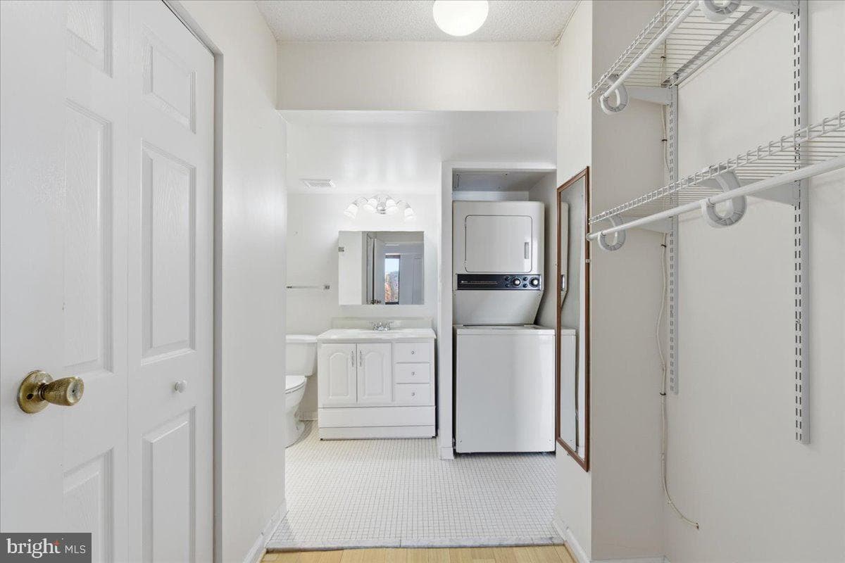 1401 N Rhodes Street #503 photo 19