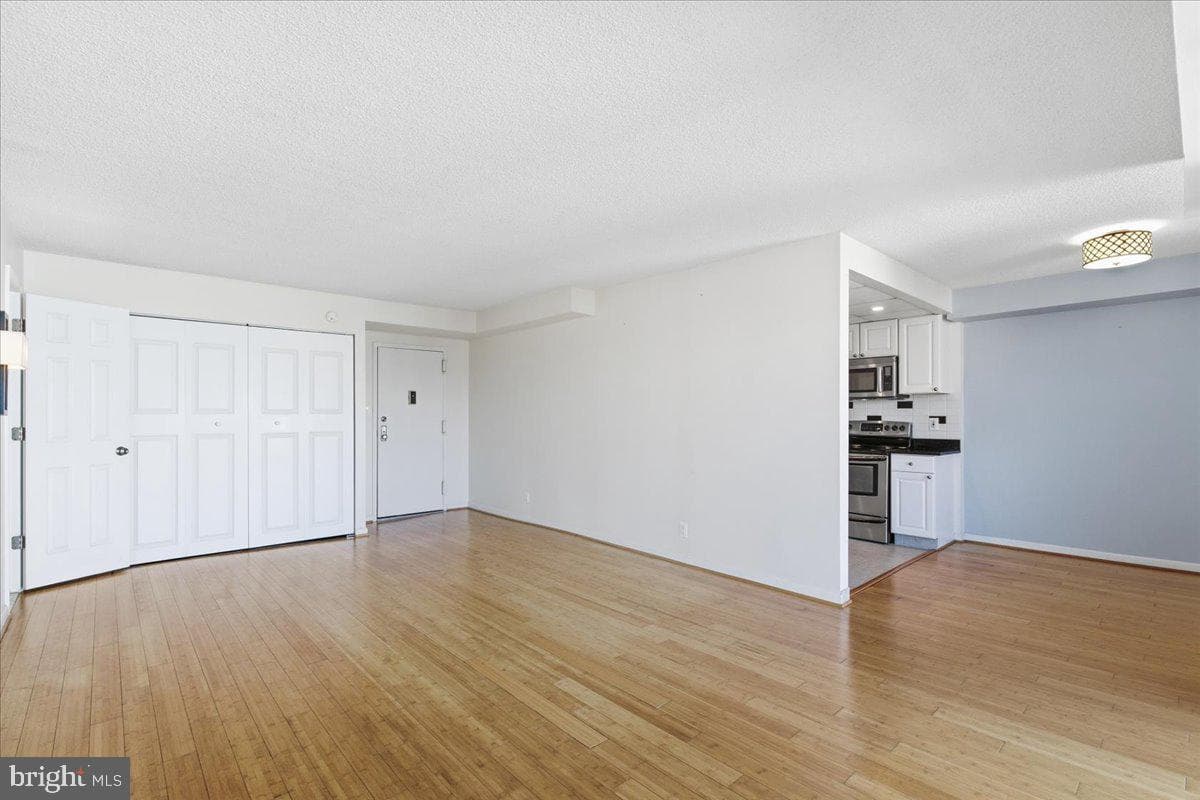 1401 N Rhodes Street #503 photo 3