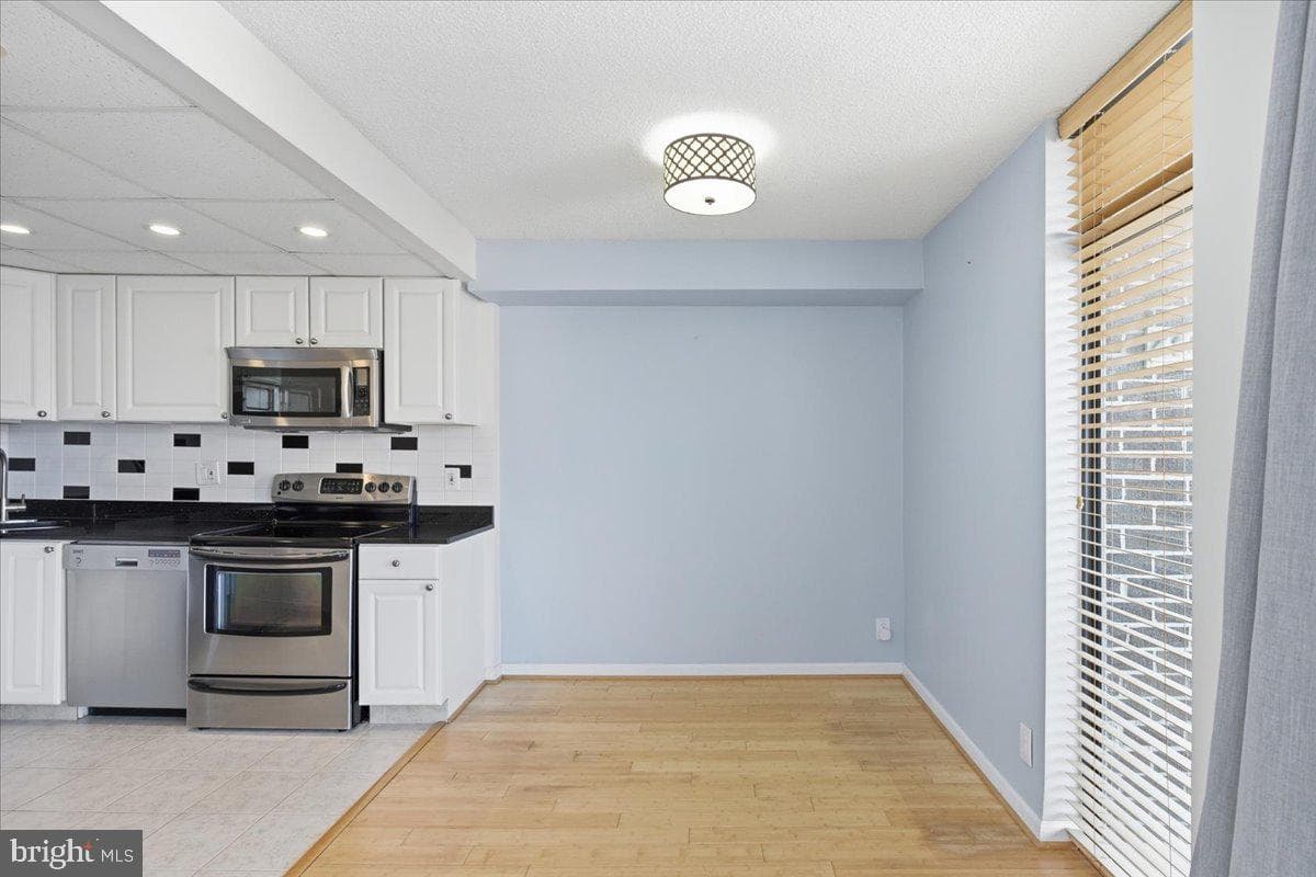 1401 N Rhodes Street #503 photo 4