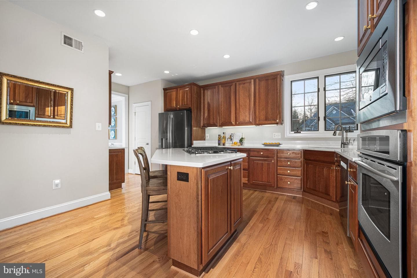 6907 30th Street N photo 19