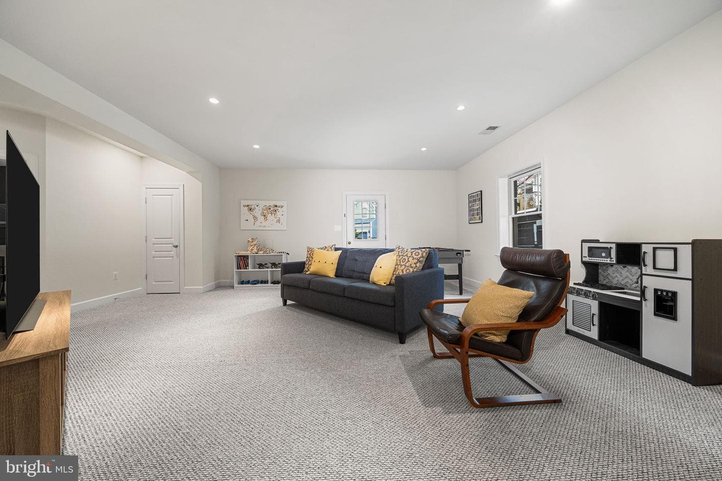 6907 30th Street N photo 59