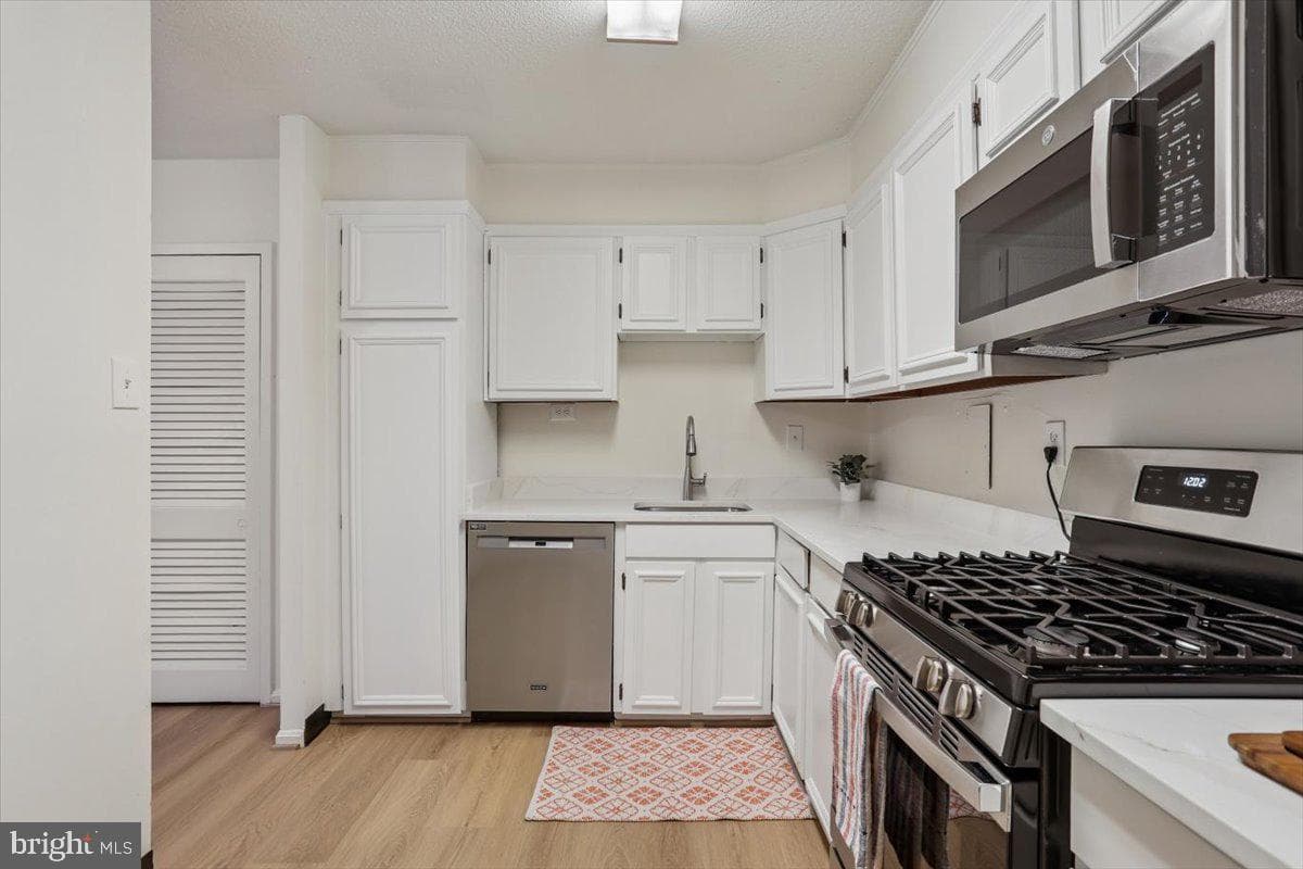 1300 Army Navy Drive #106 photo 11