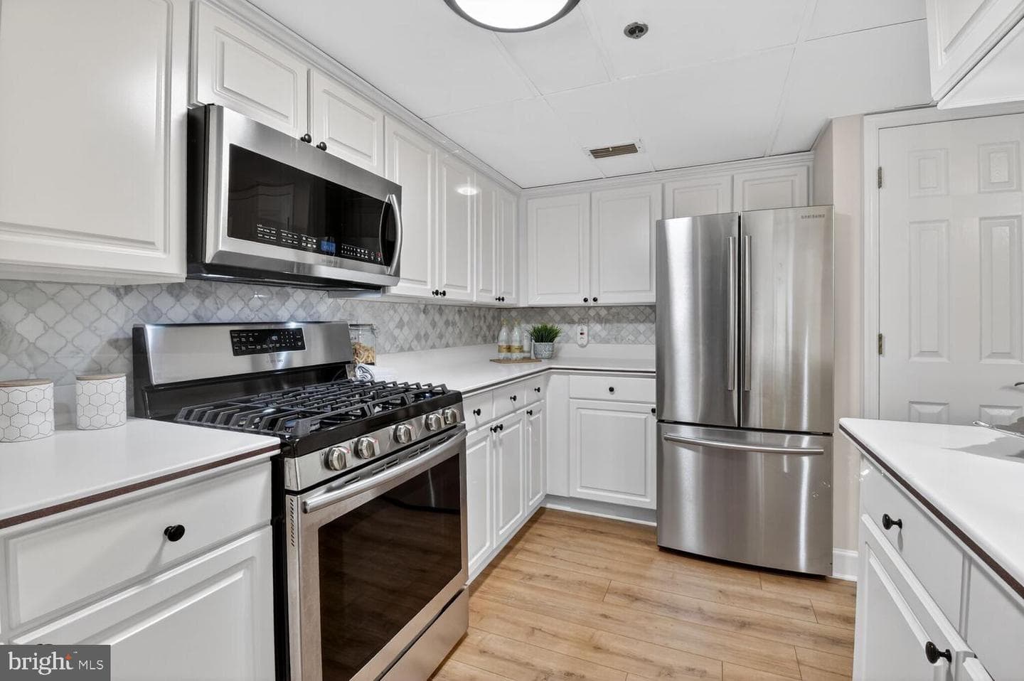 1276 N Wayne Street #621 photo 13