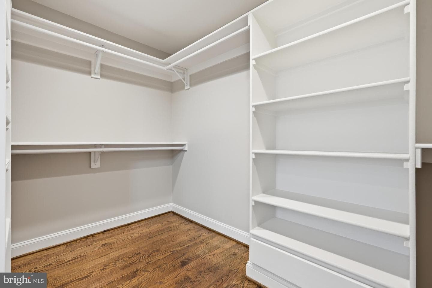 520 N Kensington Street N photo 25