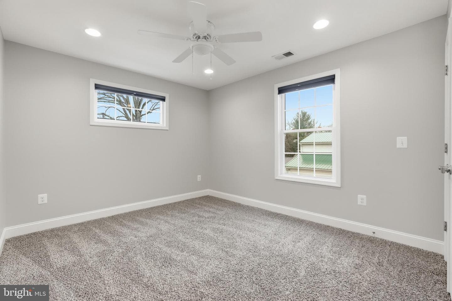 520 N Kensington Street N photo 29