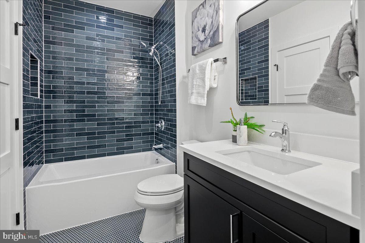 733 S Wayne Street photo 68