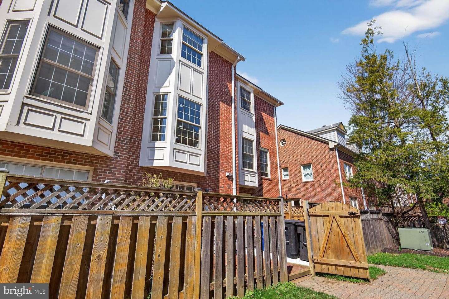 1113 N Stuart Street photo 3
