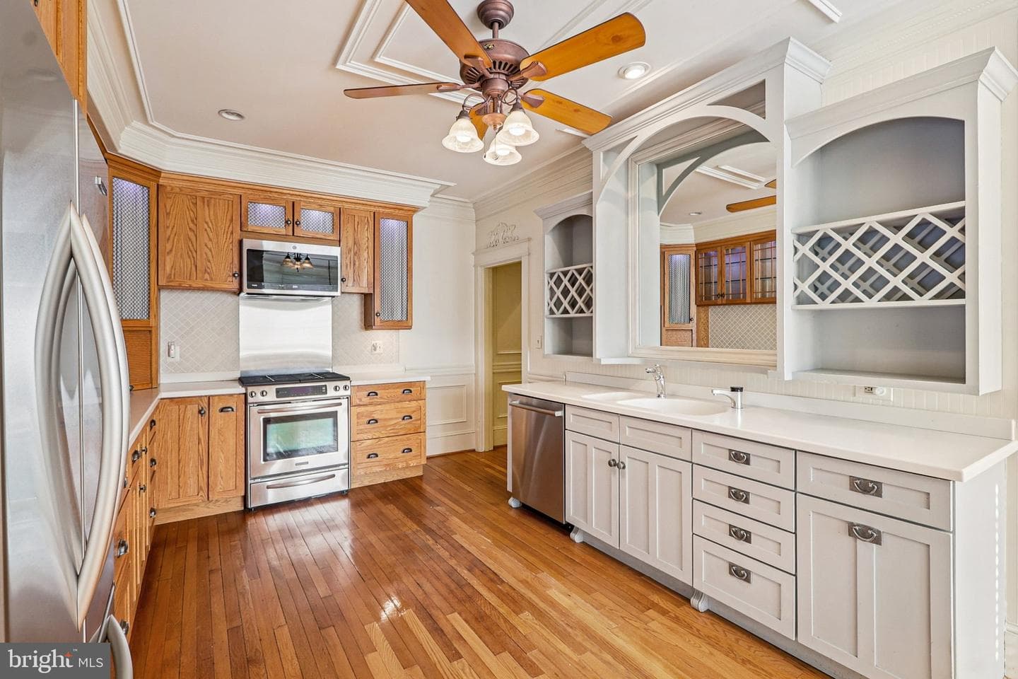 1922 S Arlington Ridge Road photo 27