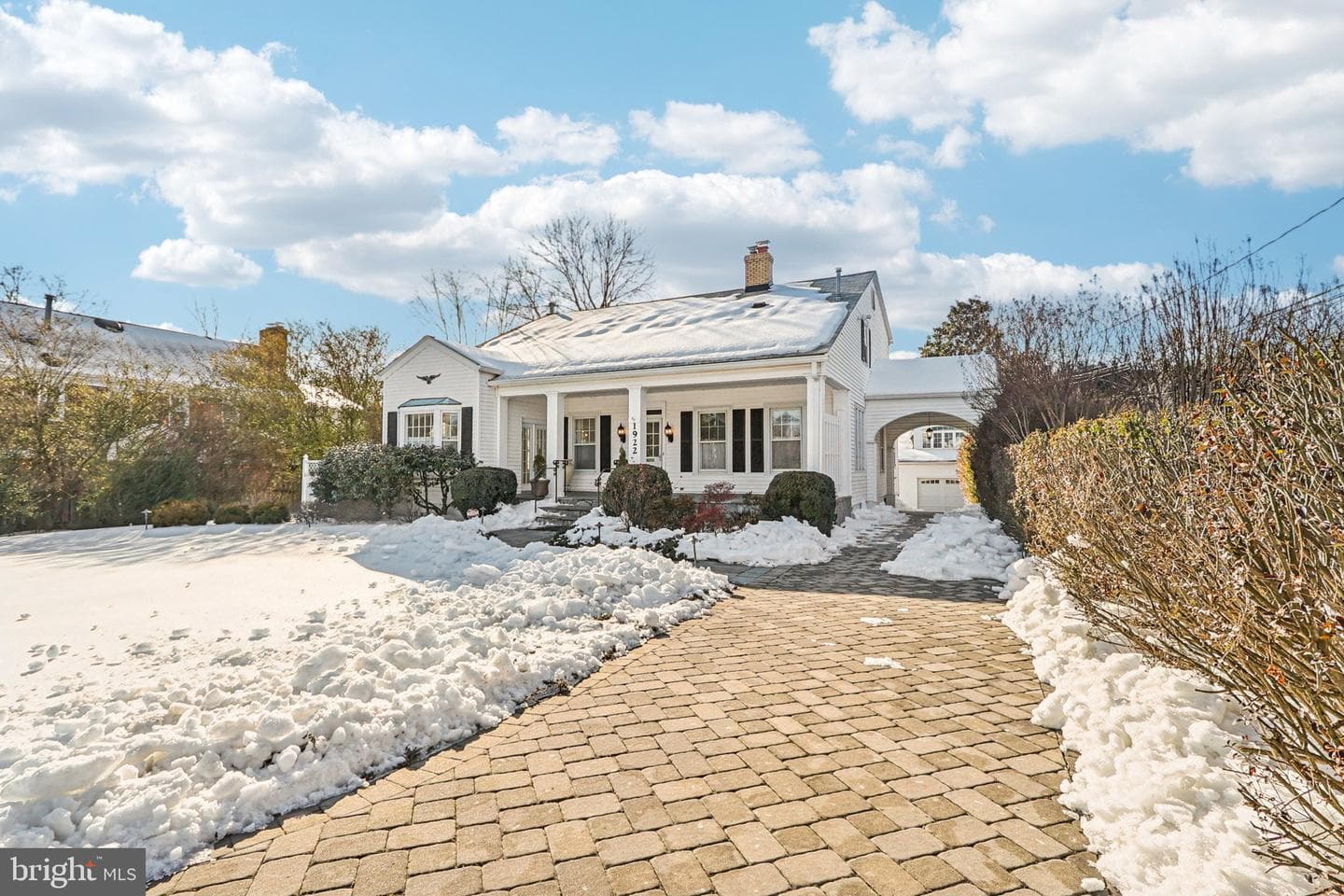 1922 S Arlington Ridge Road photo 3