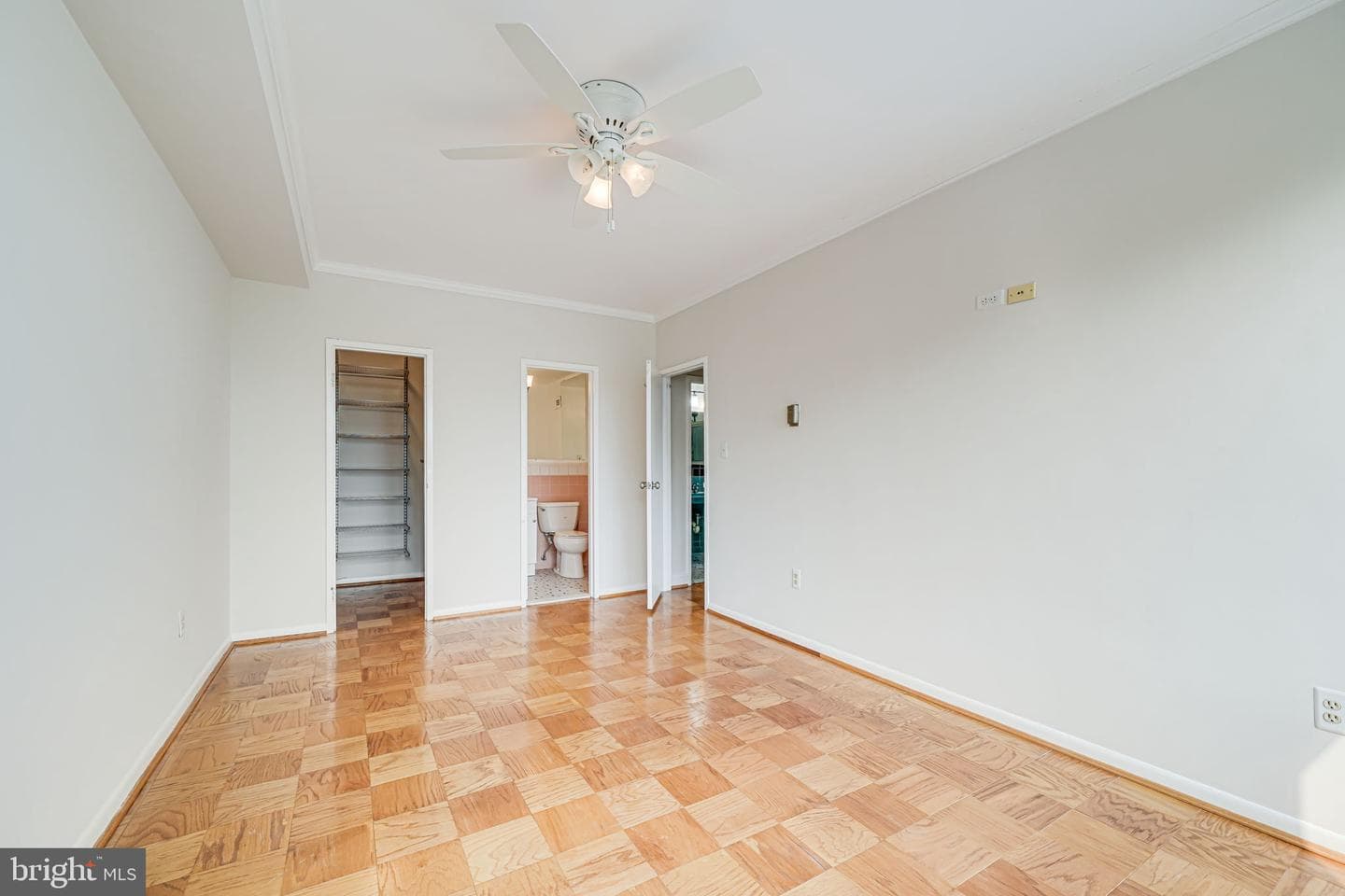 4390 Lorcom Lane #810 photo 14