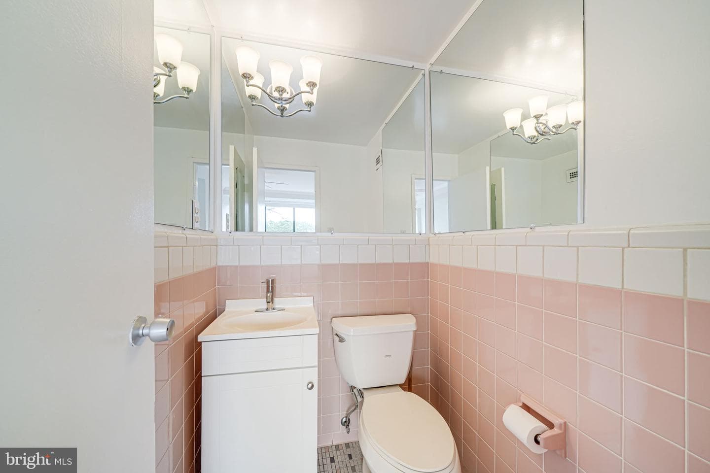 4390 Lorcom Lane #810 photo 18