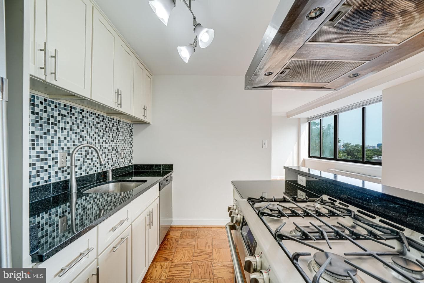 4390 Lorcom Lane #810 photo 8
