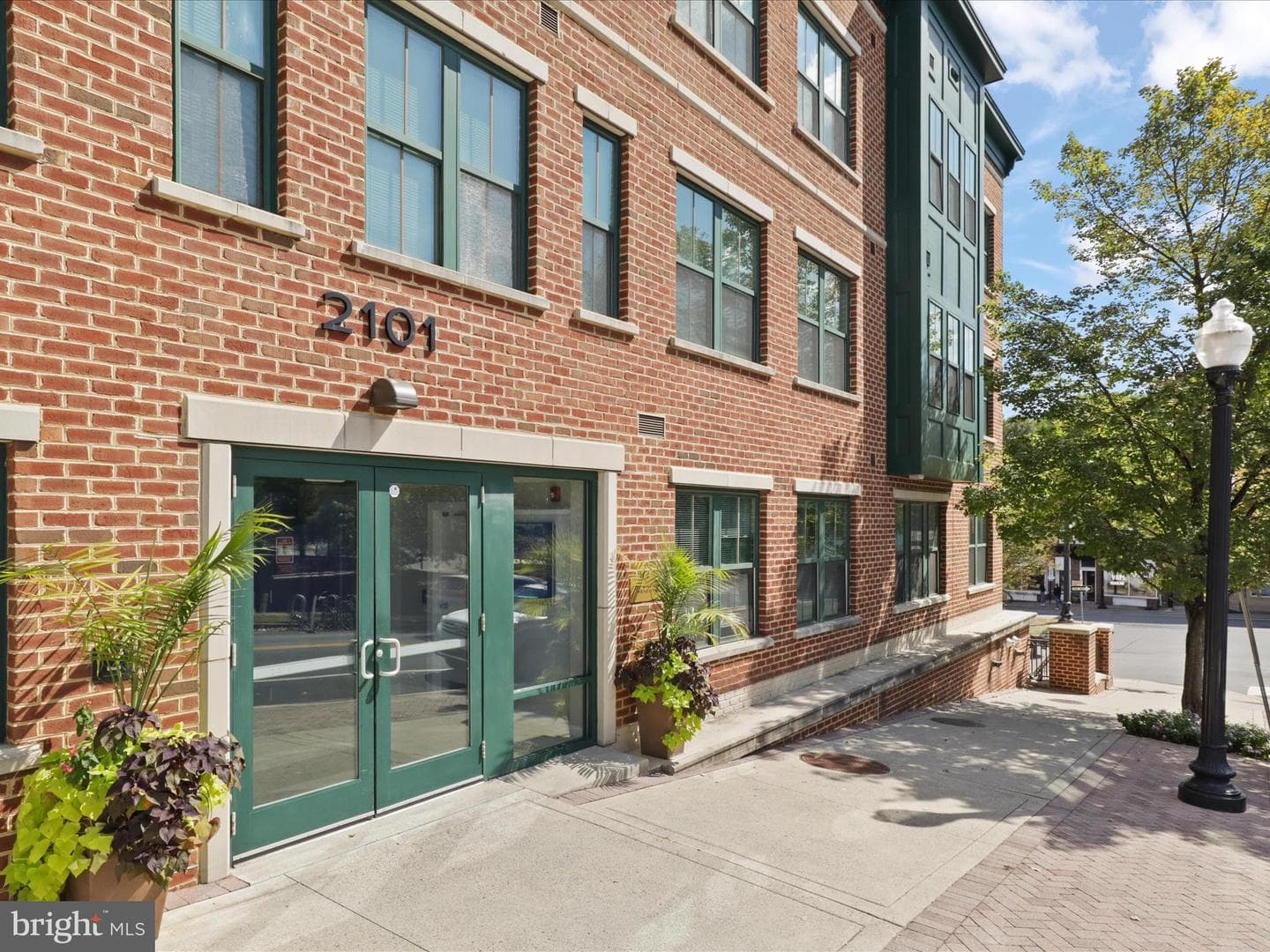 2101 N Monroe Street #212 photo 27