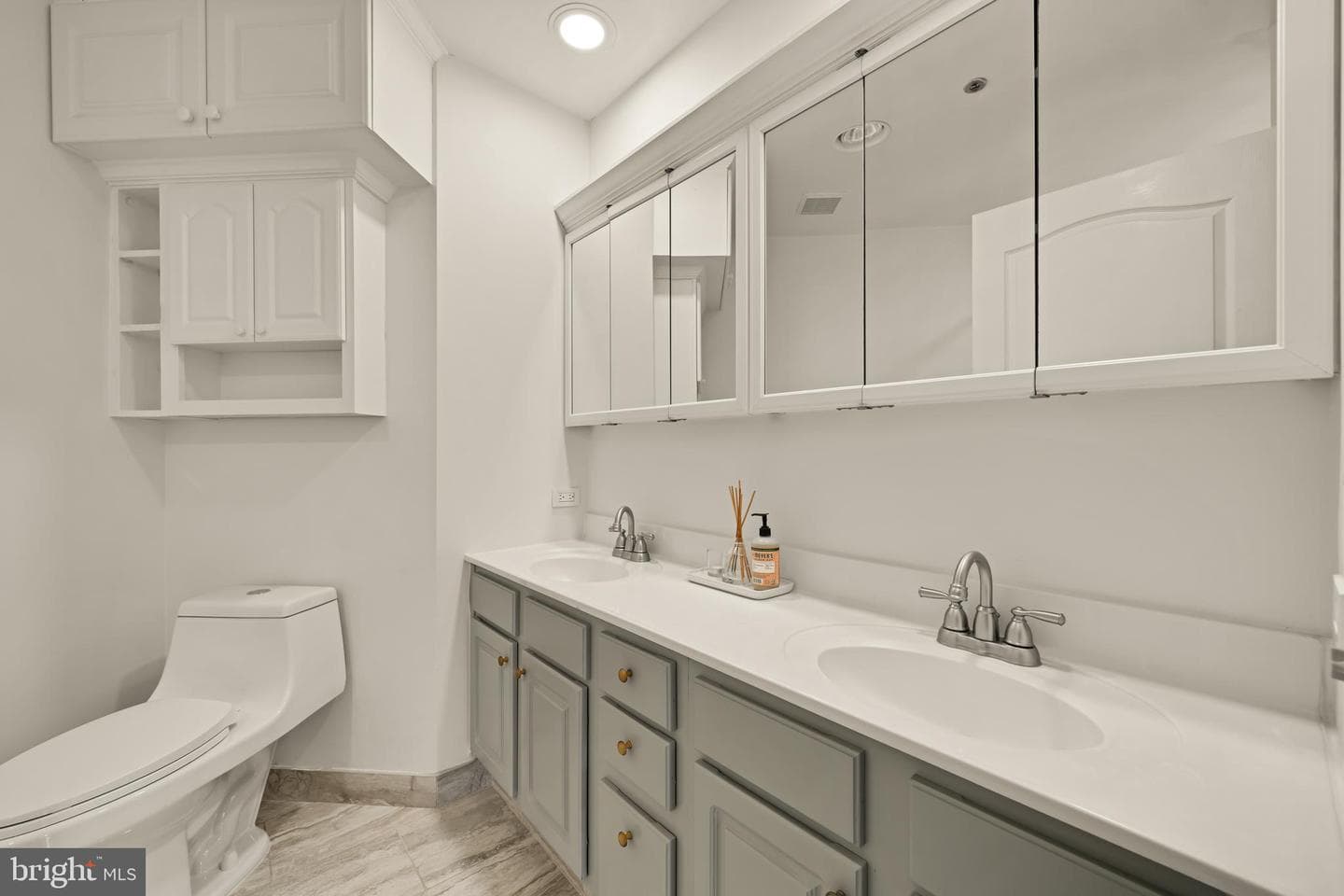 1050 N Stuart Street #816 photo 24