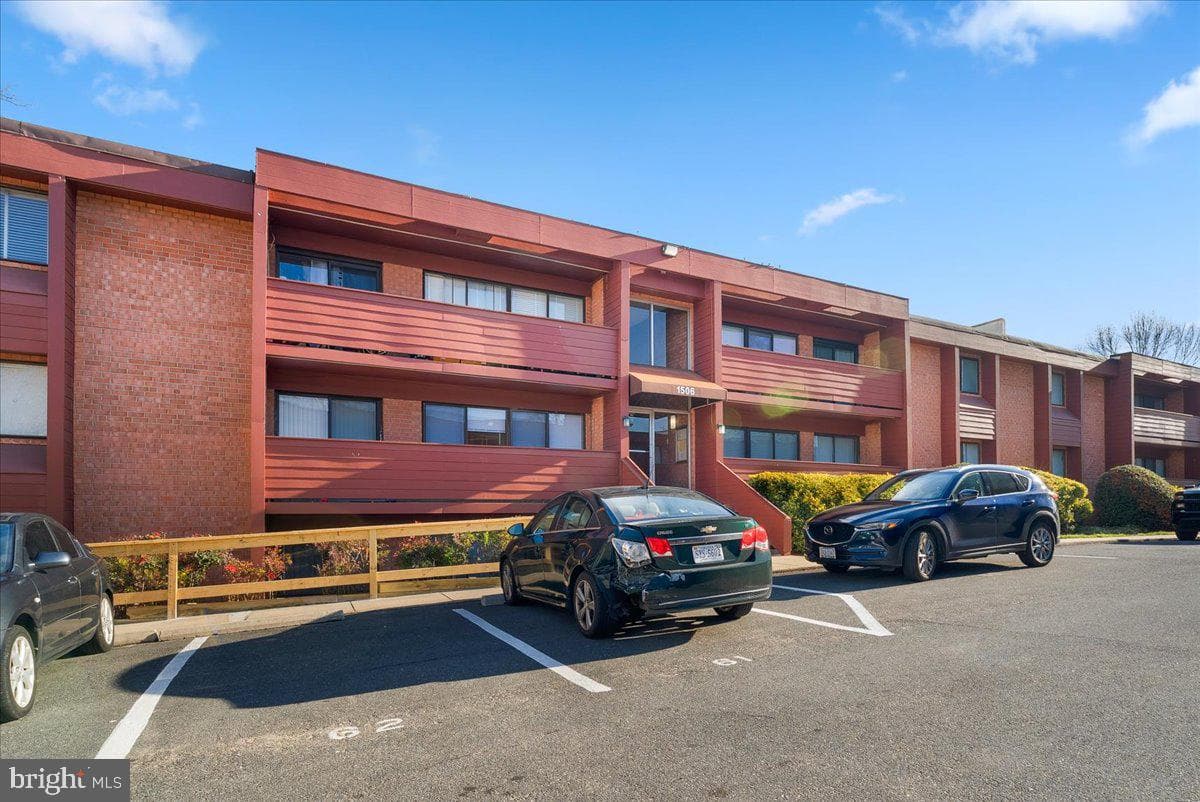 1506 S George Mason Drive #10 photo 14
