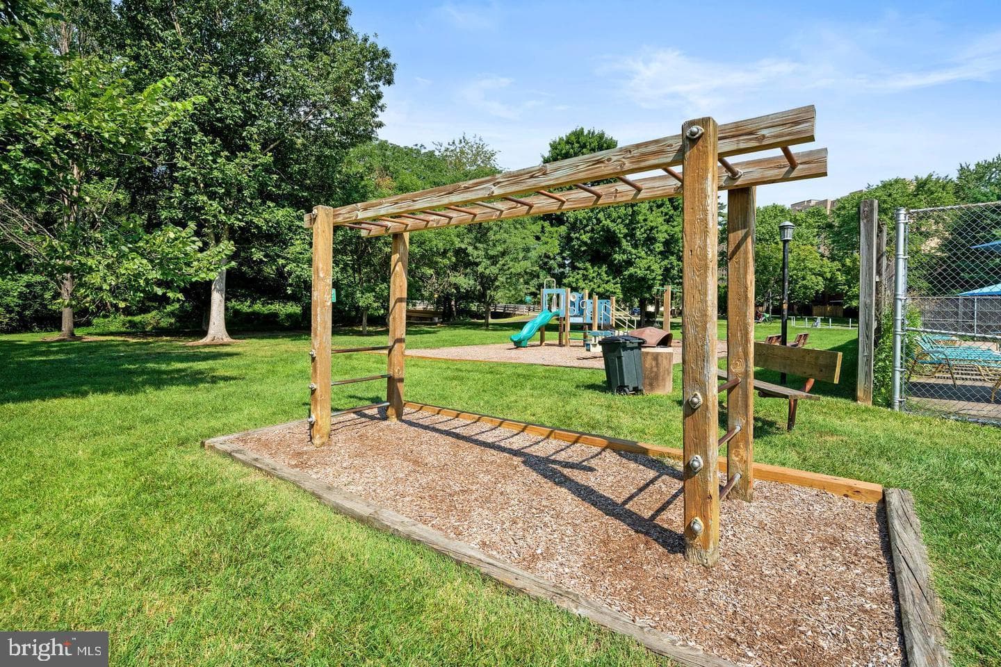 1506 S George Mason Drive #10 photo 17