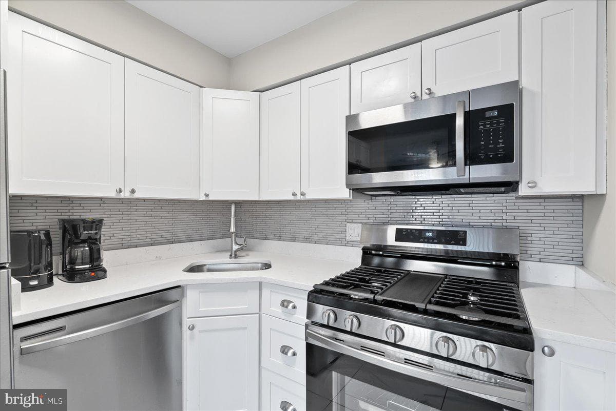 1506 S George Mason Drive #10 photo 5