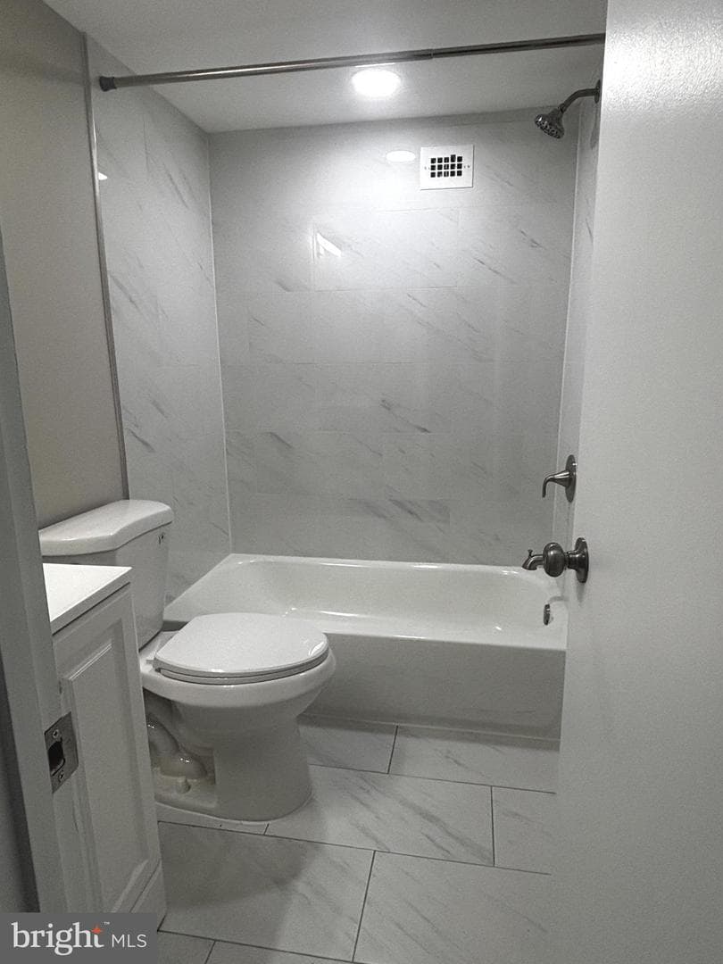 5565 Columbia Pike #606 photo 18