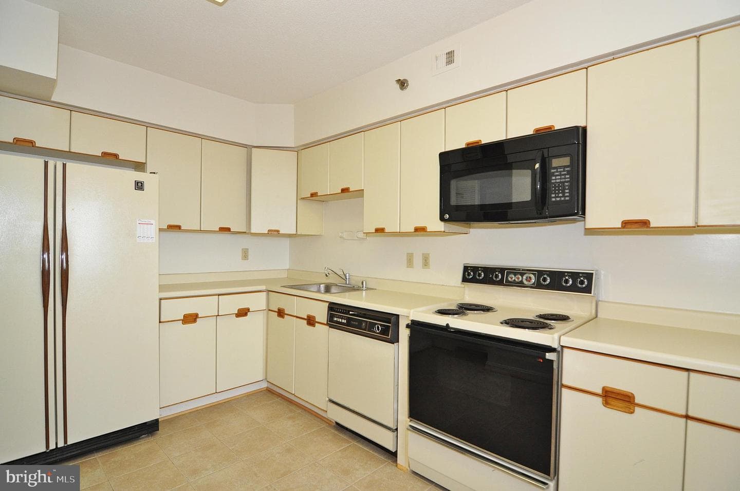 1805 Crystal Drive #907s photo 12
