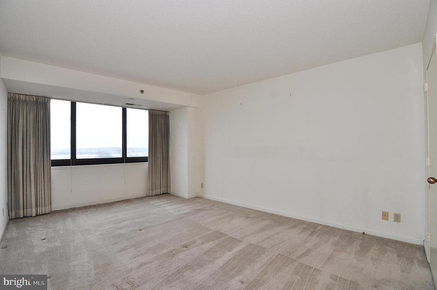 1805 Crystal Drive #907s photo 13