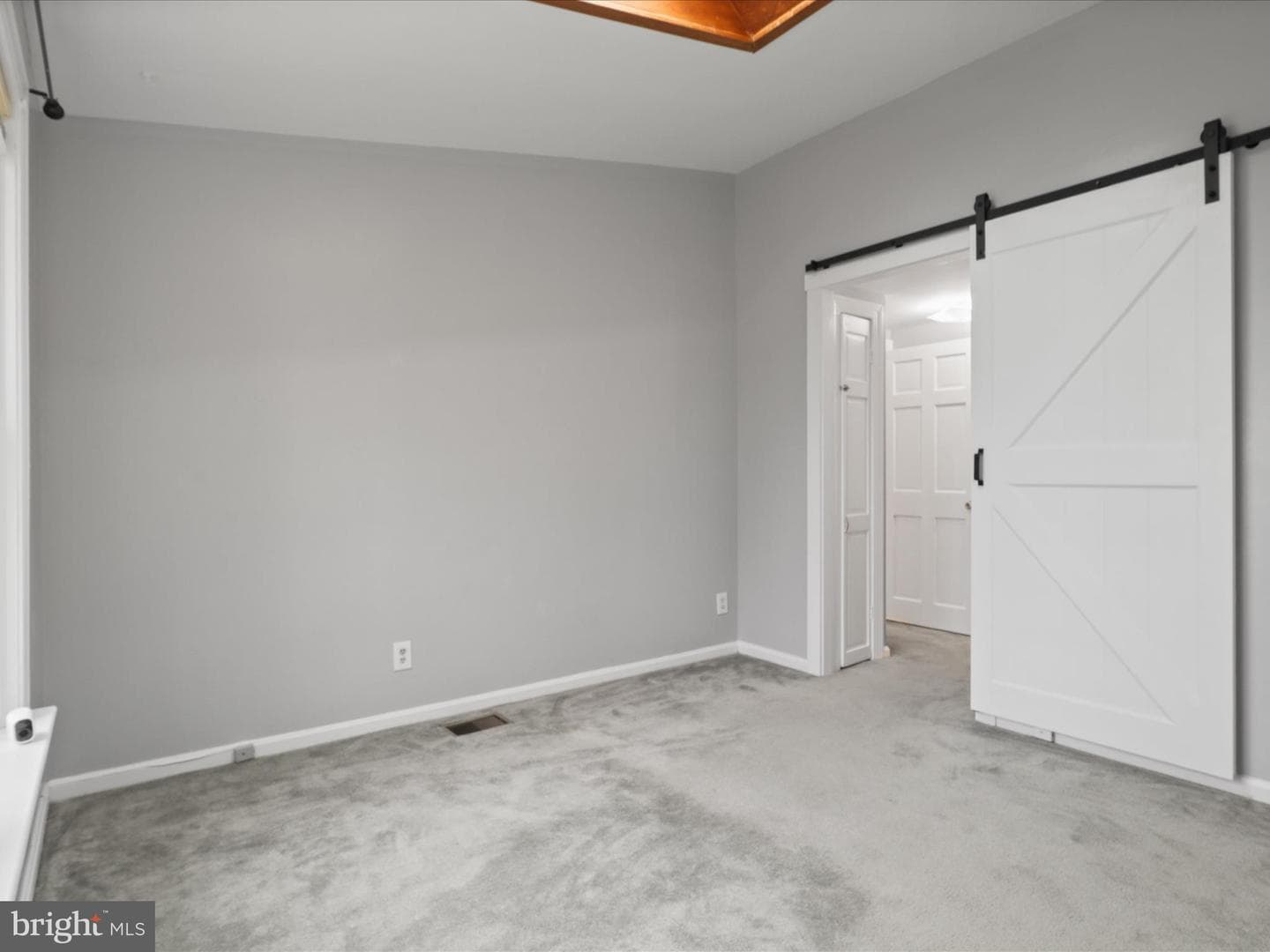 2400 Arlington Boulevard photo 18