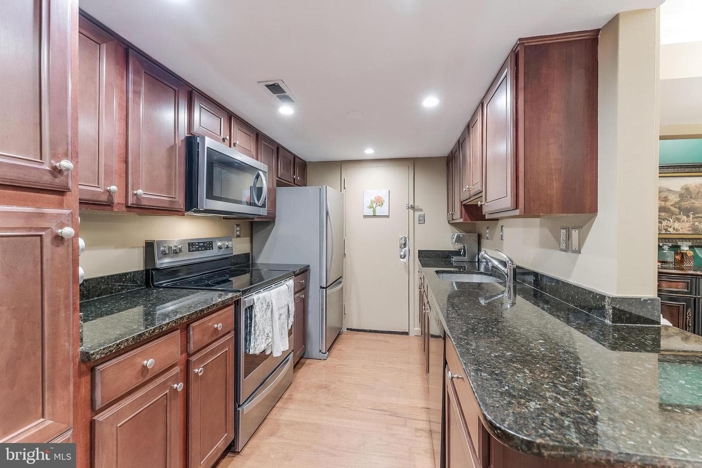 1515 S Arlington Ridge Road #504 photo 14