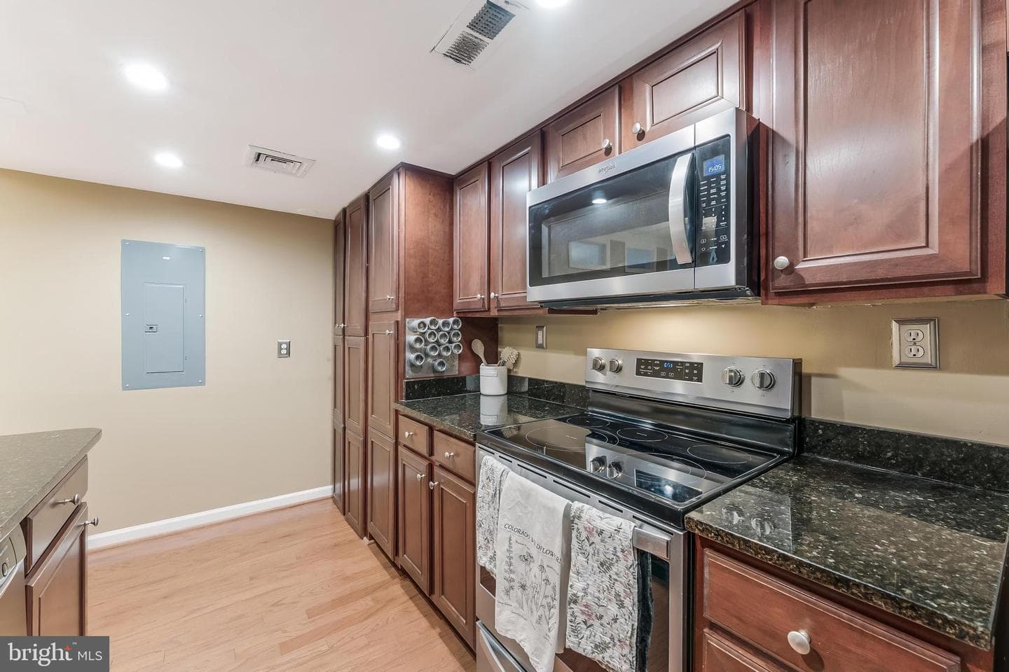 1515 S Arlington Ridge Road #504 photo 16