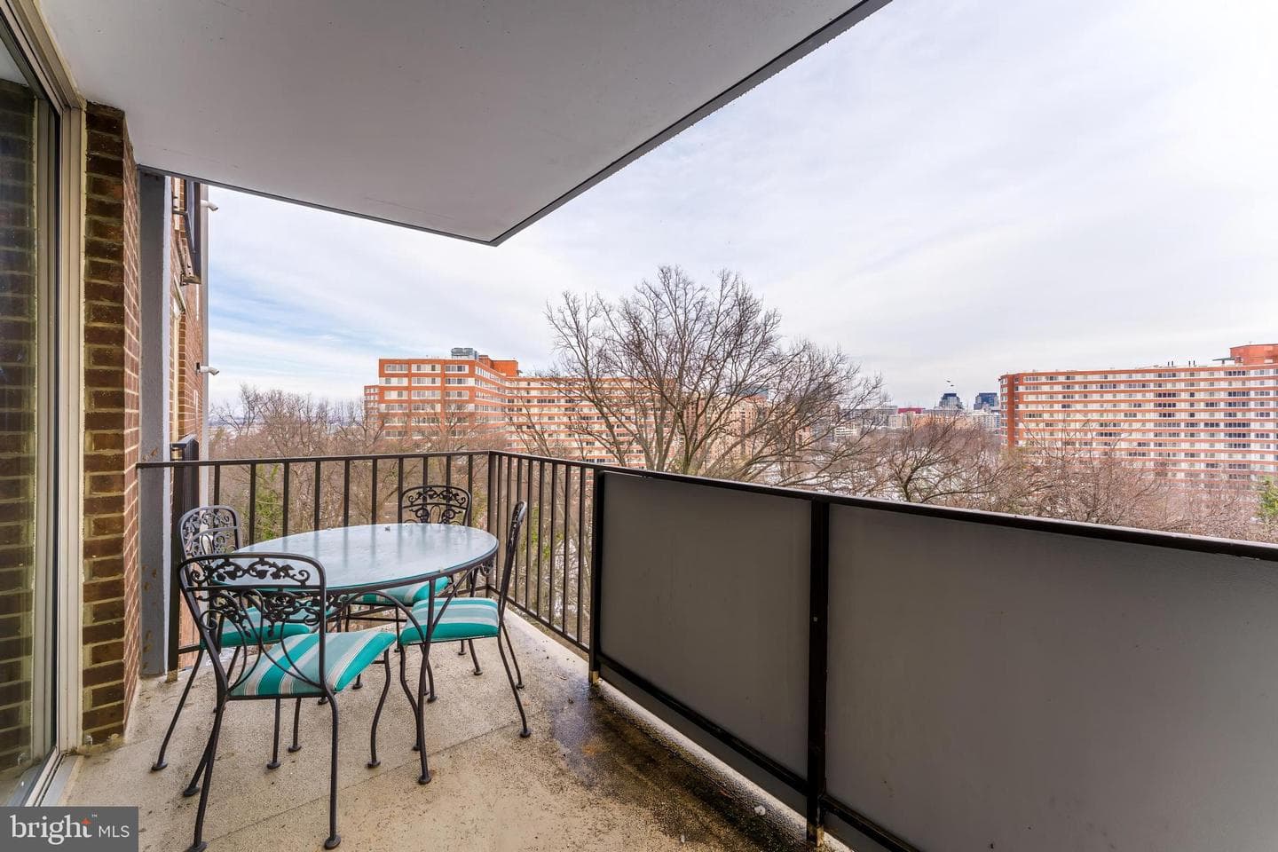 1515 S Arlington Ridge Road #504 photo 23