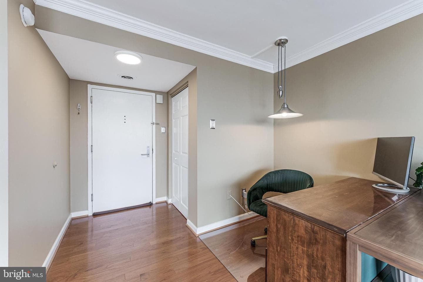 1515 S Arlington Ridge Road #504 photo 5