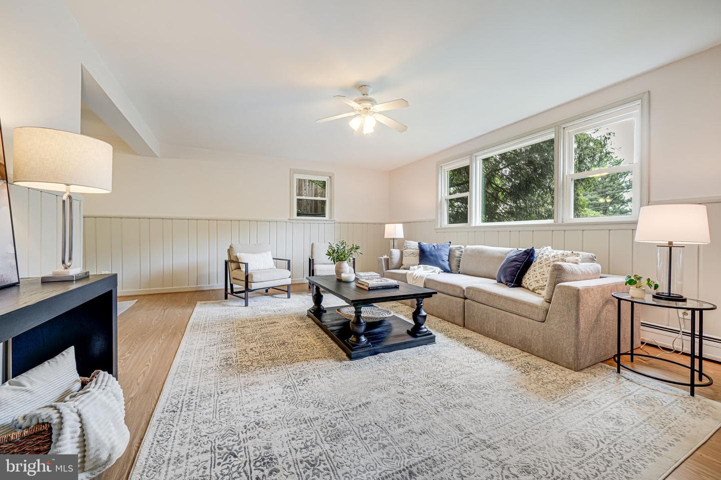 2566 Military Road photo 10