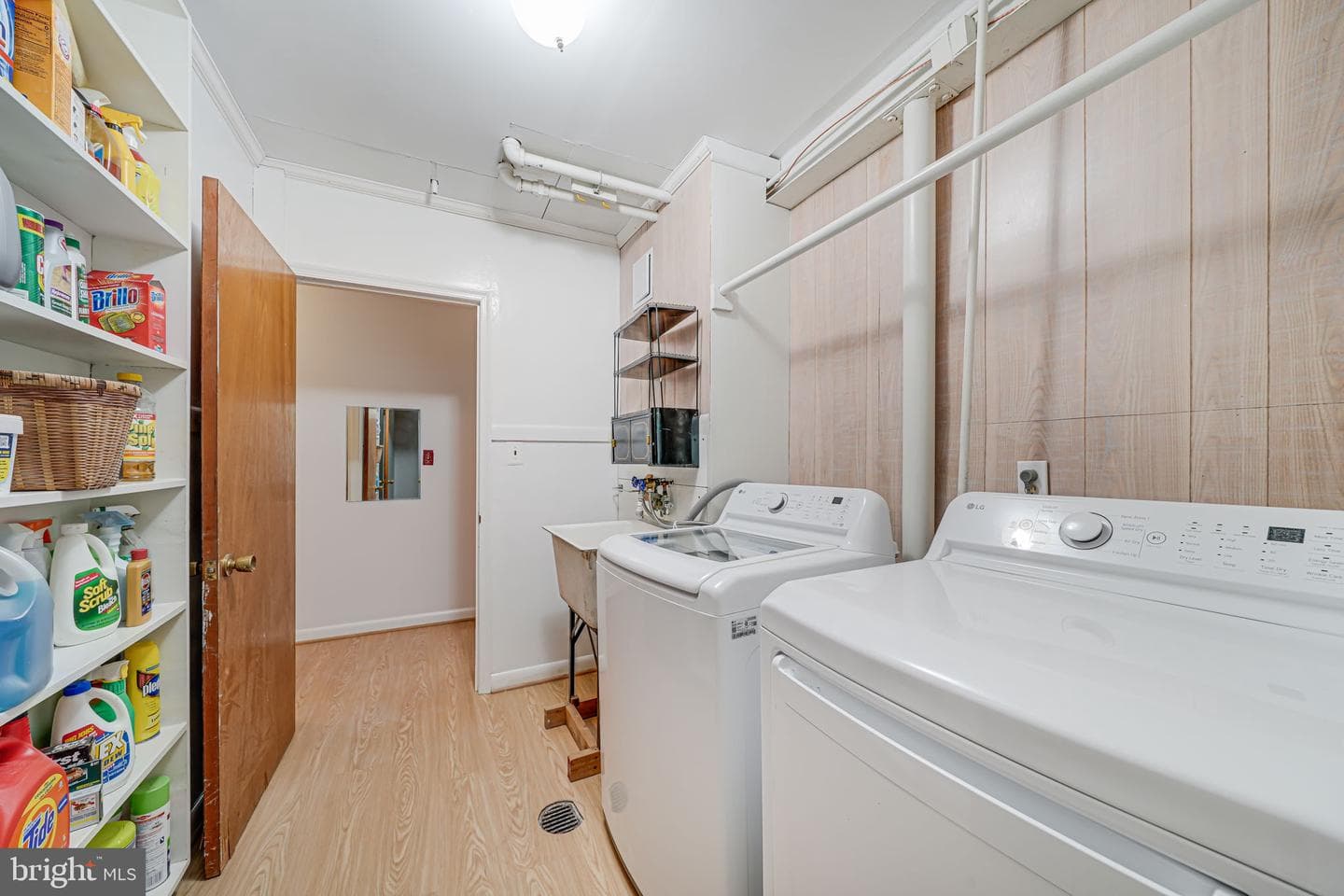 2566 Military Road photo 14