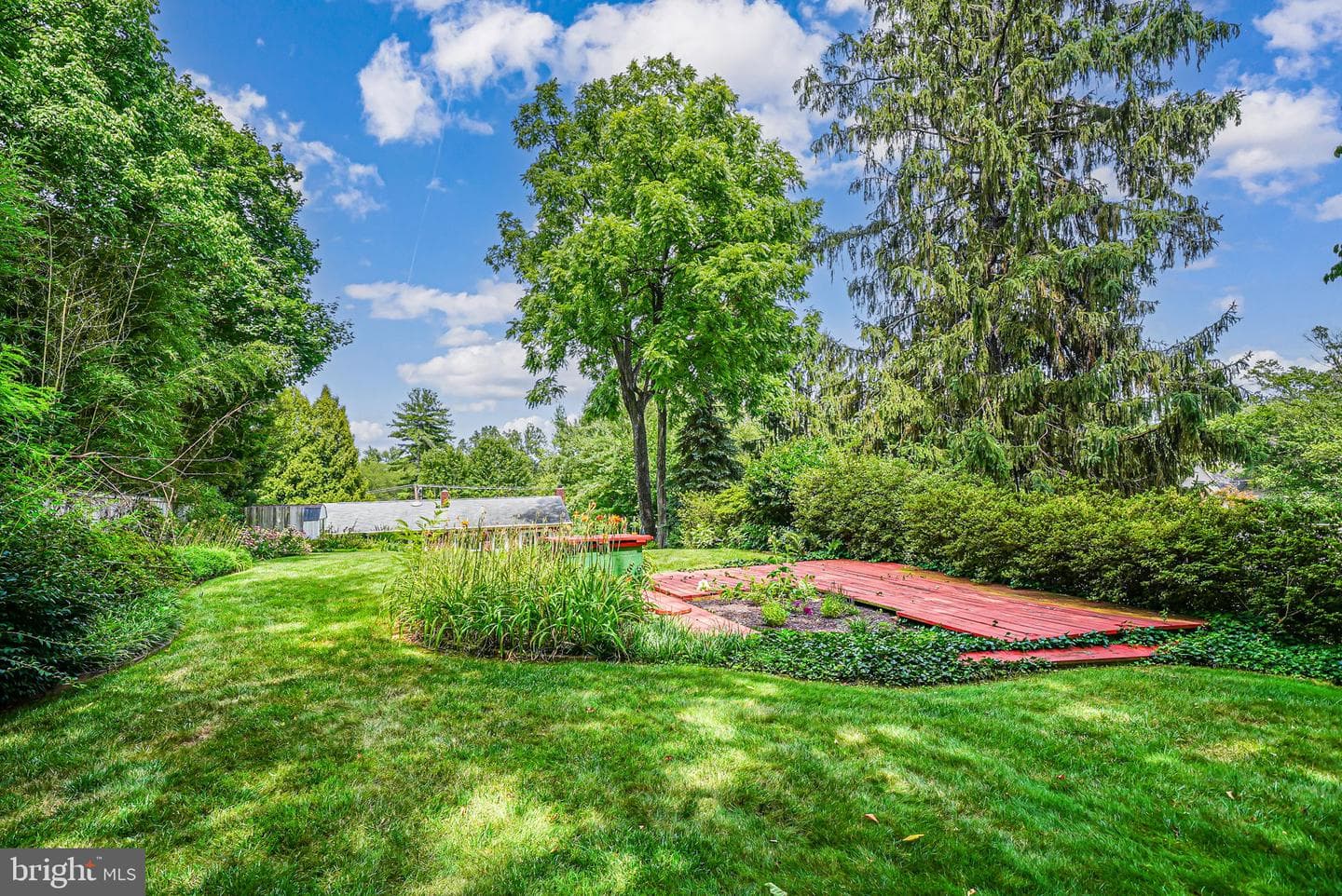 2566 Military Road photo 3