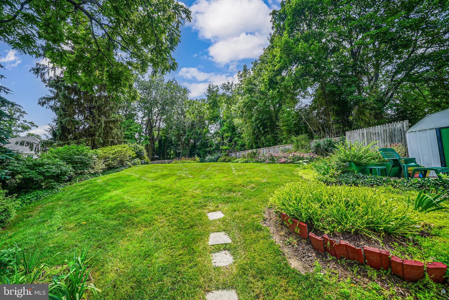 2566 Military Road photo 31