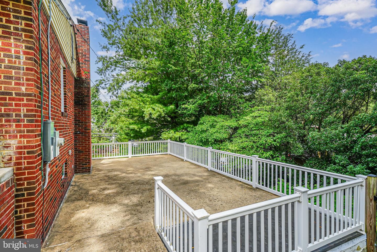 2566 Military Road photo 36