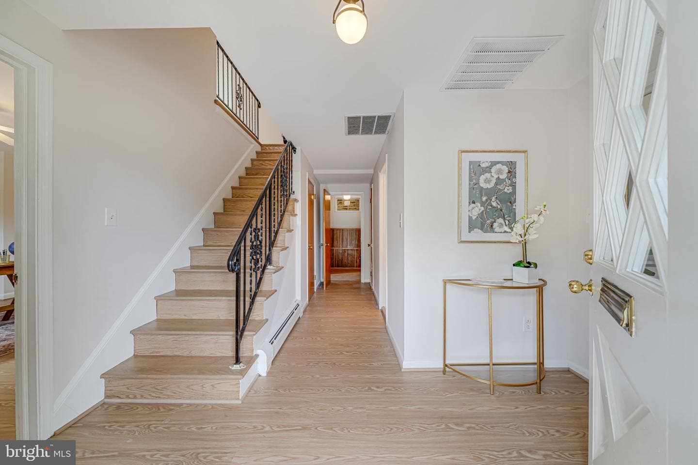 2566 Military Road photo 4