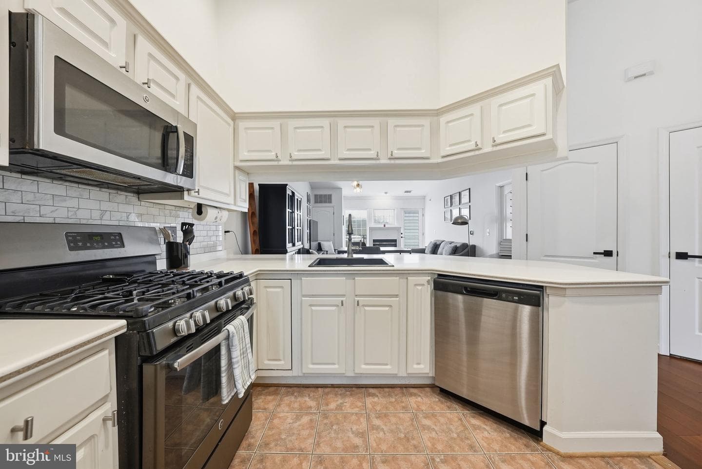 6940 Fairfax Drive #406 photo 9