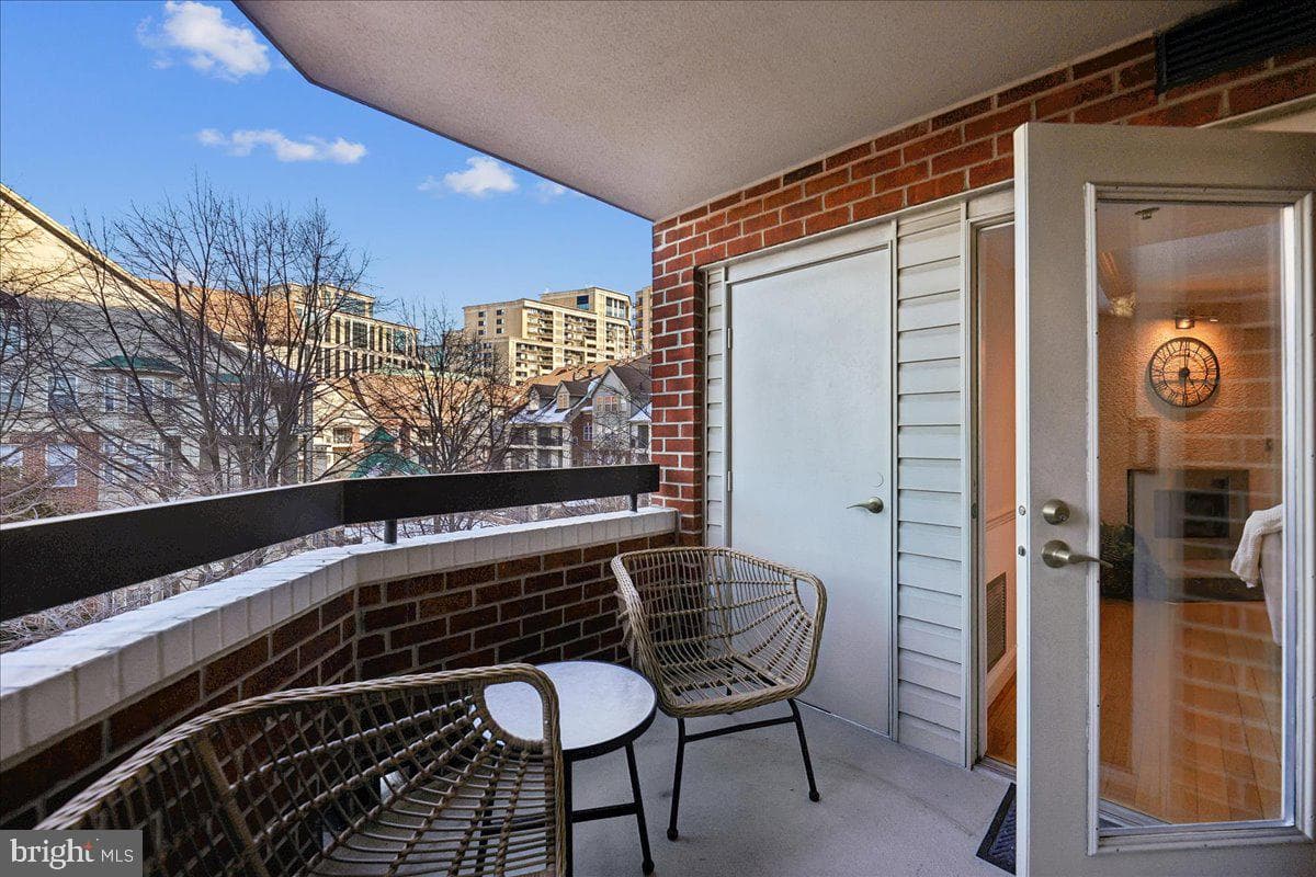 1276 N Wayne Street #418 photo 13
