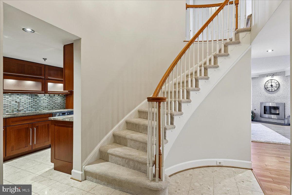 1276 N Wayne Street #418 photo 3