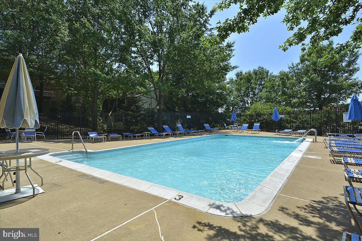 1276 N Wayne Street #418 photo 35